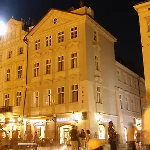 Old Town Square By Emblem Lägenhetshotell