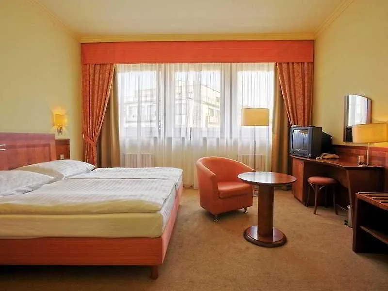 Luxury Family Hotel Bila Labut Praag 4*,  Tsjechië