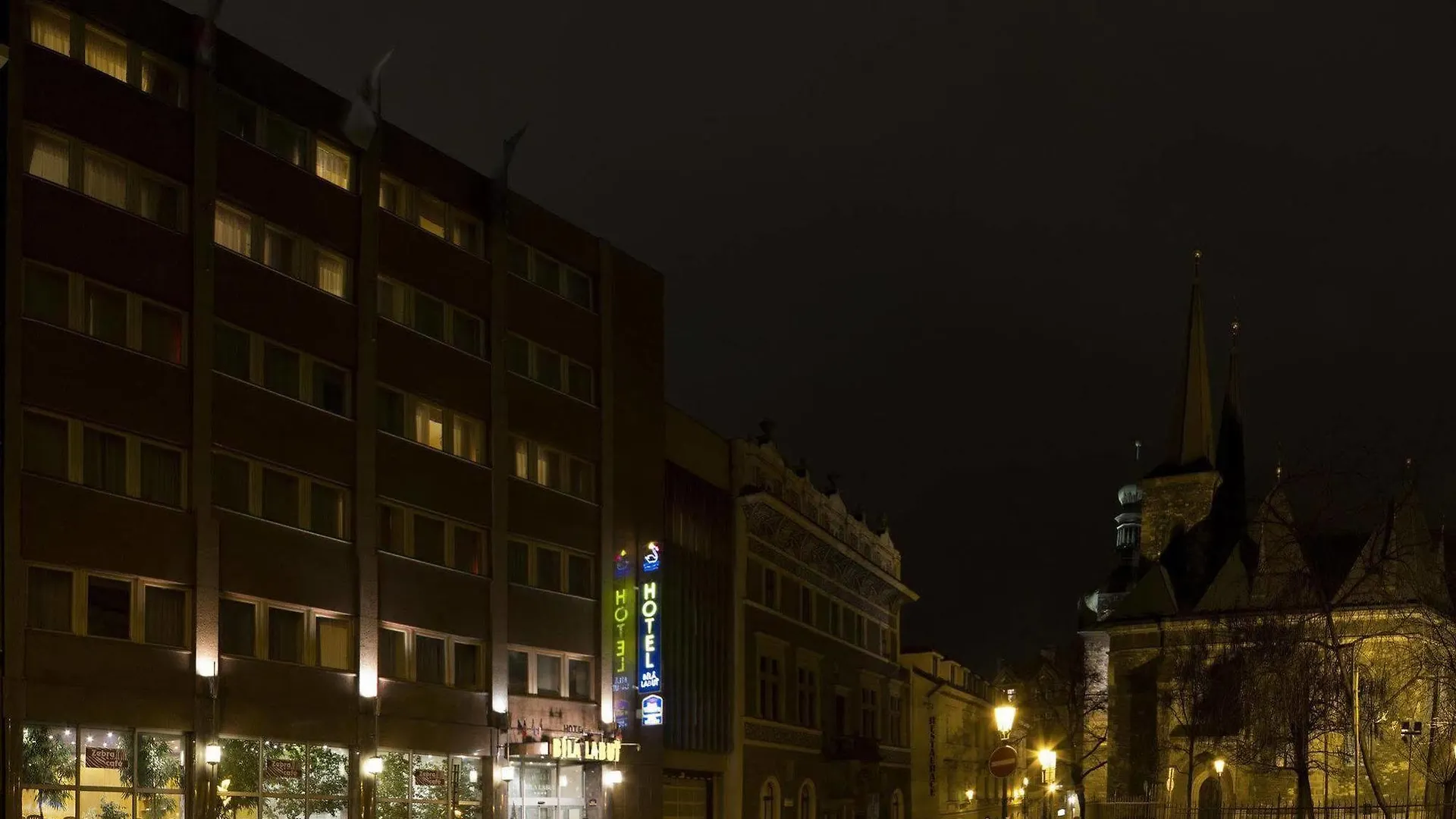 Luxury Family Hotel Bila Labut Prag 4*,  Tschechische Republik